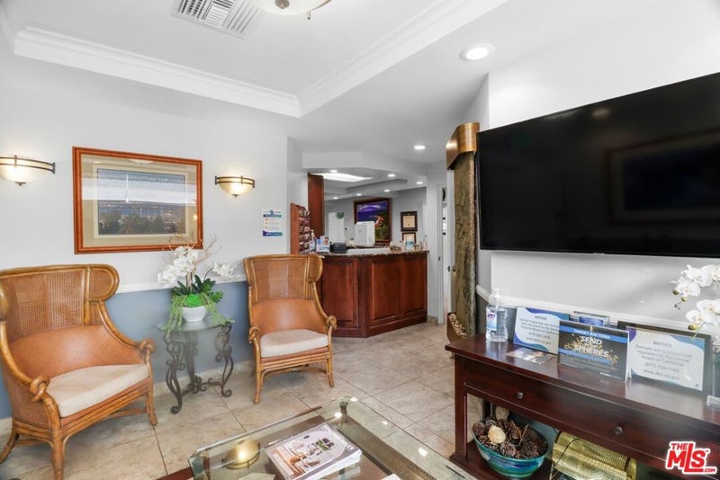 10505 W Pico Boulevard