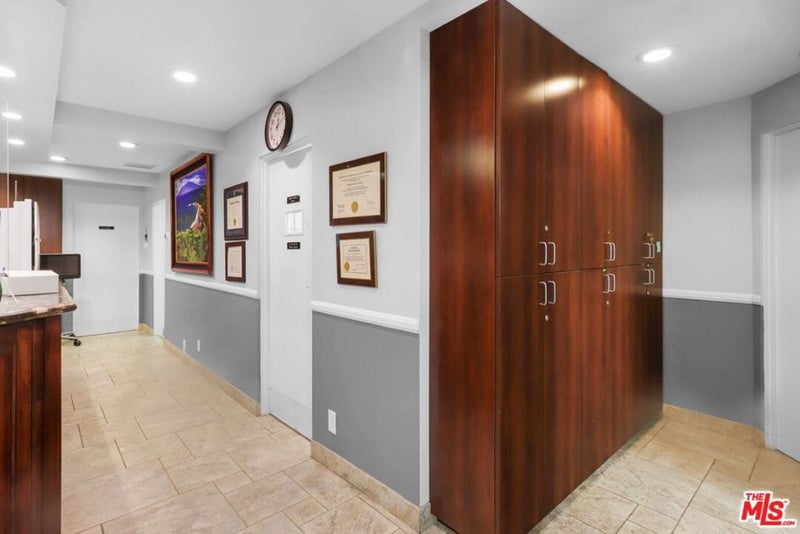 10505 W Pico Boulevard