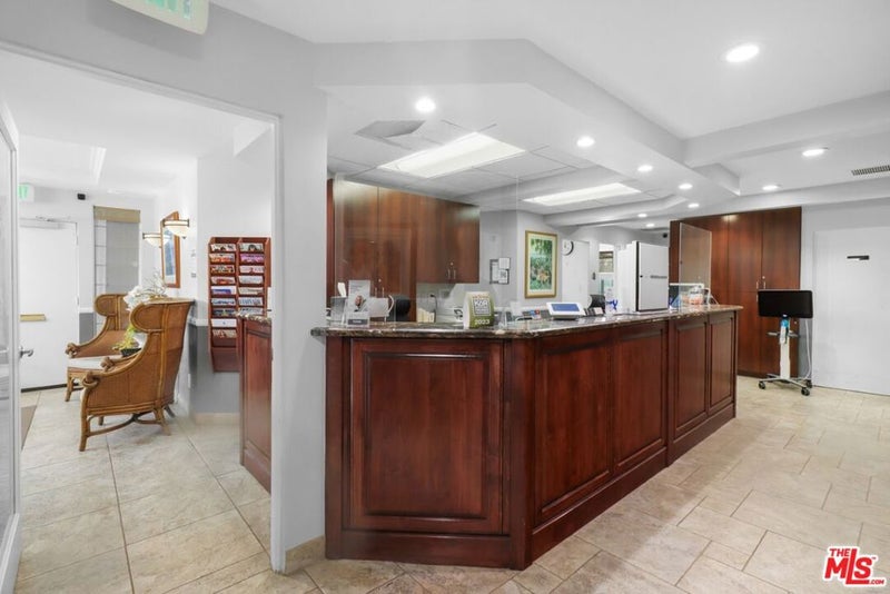 10505 W Pico Boulevard