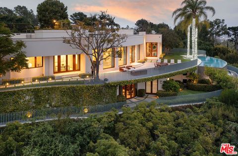 1118 Calle Vista Drive Beverly Hills CA 90210