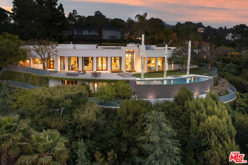 1118 Calle Vista Drive