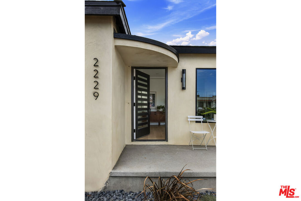 Properties 2 2229 Shoredale Avenue