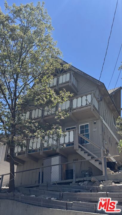 1327 Evergreen Lane