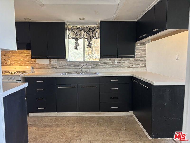 1327 Evergreen Lane