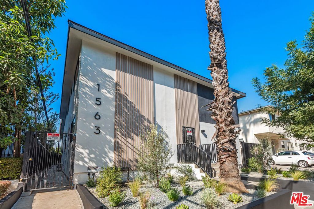 Properties 1 1563 Gordon Street