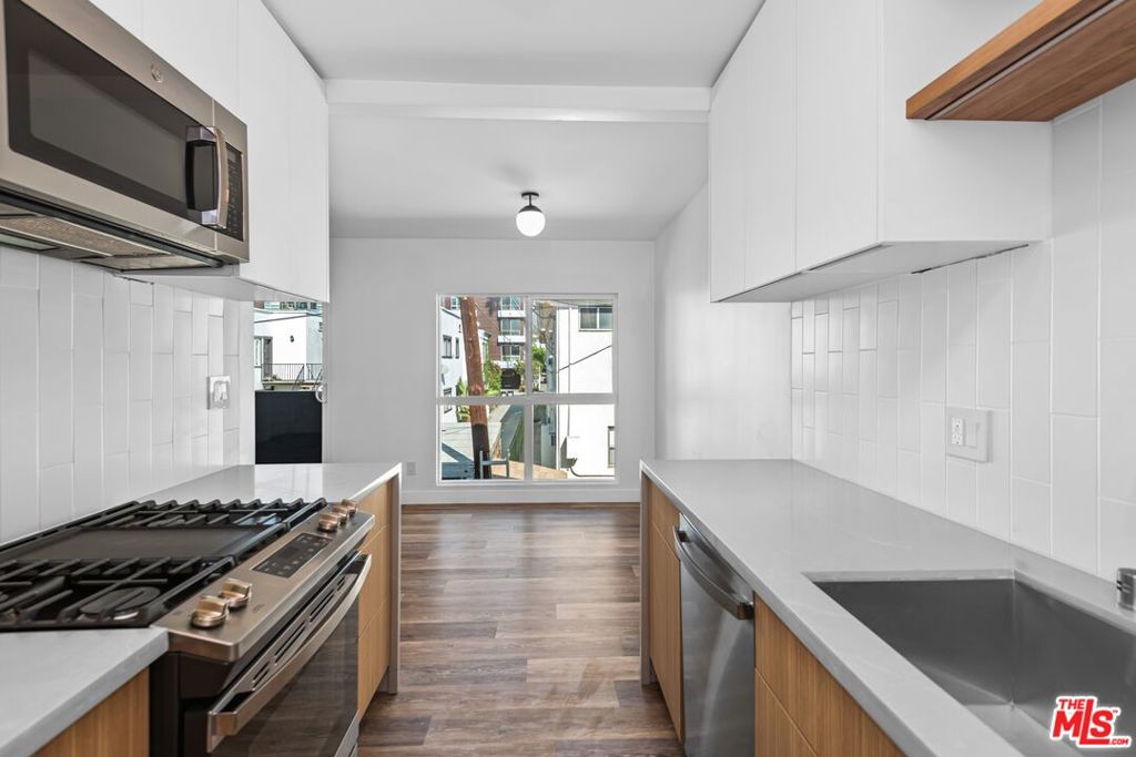 Properties 3 1563 Gordon Street