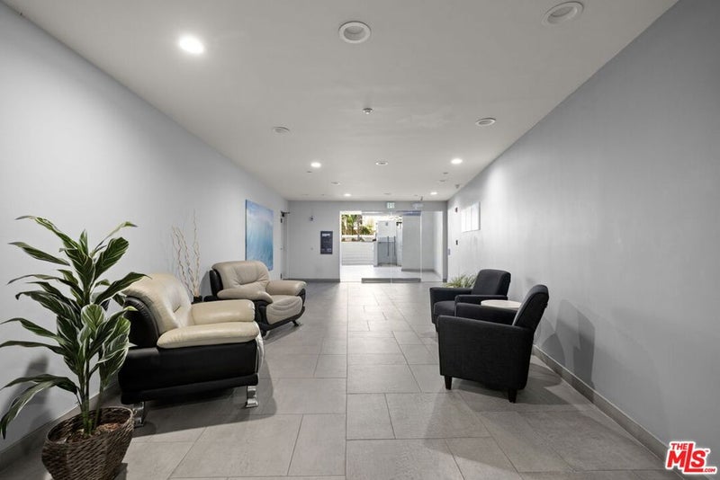 11606 Chenault Street 101