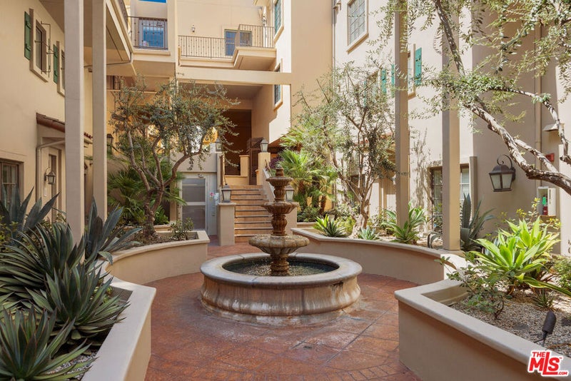 851 N San Vicente Boulevard 304
