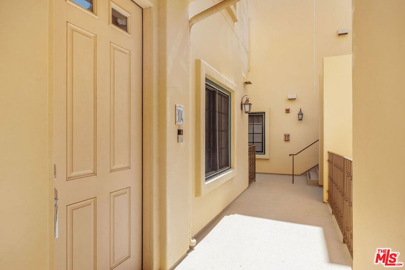 851 N San Vicente Boulevard 304