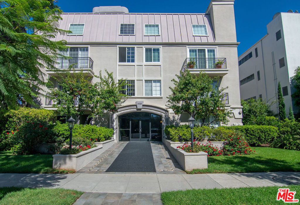 458 N Oakhurst Drive 102