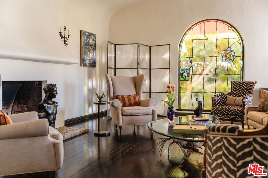 200 S Mansfield Avenue