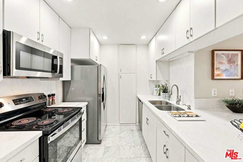 7742 Redlands Street D2052
