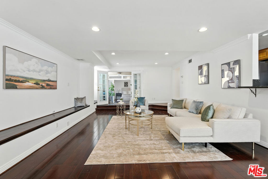 Properties 4 321 N Oakhurst Drive 203