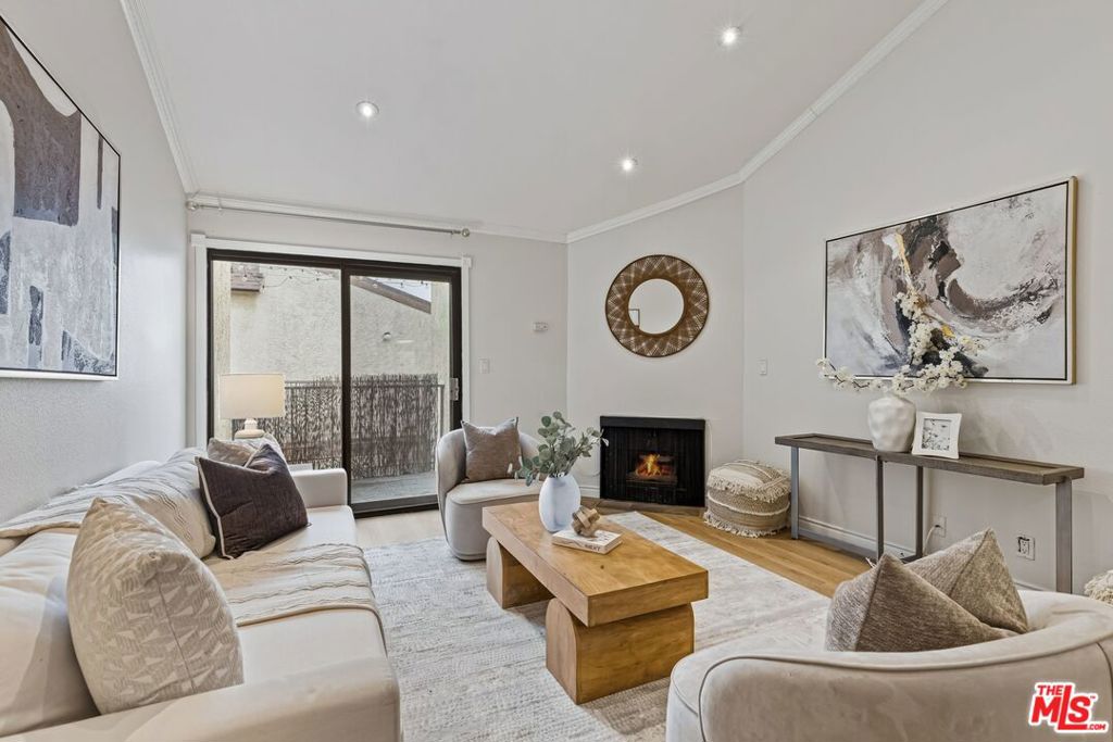 620 W Hyde Park Boulevard 313