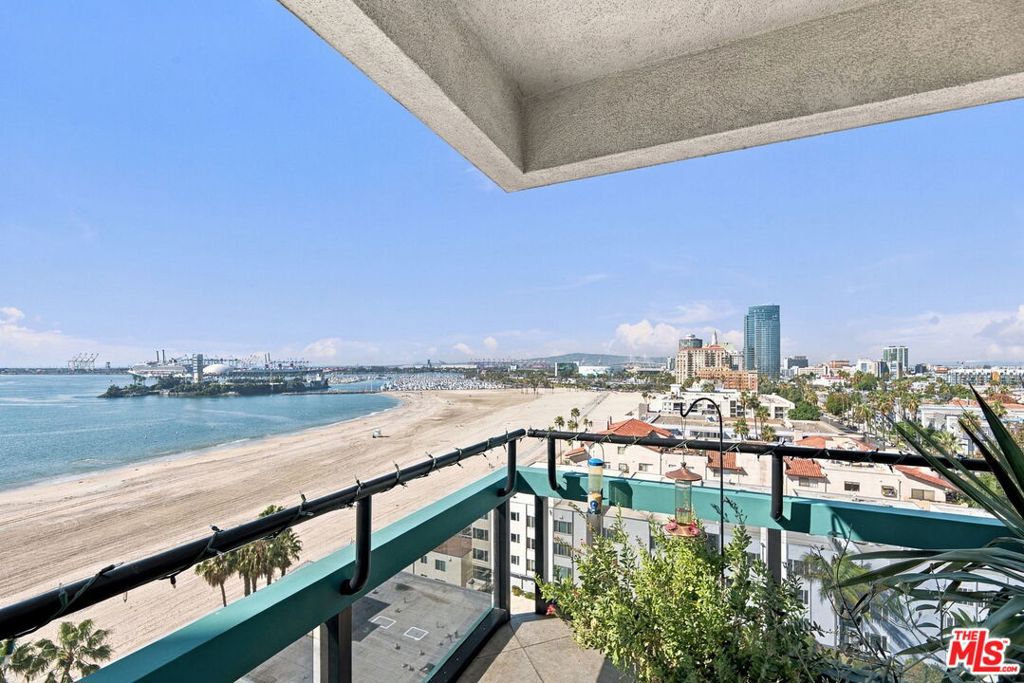 1310 E Ocean Boulevard 1005