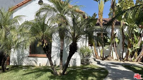 Photo of 118 N La Peer Drive, Los Angeles, CA 90048 (MLS # 26844851)