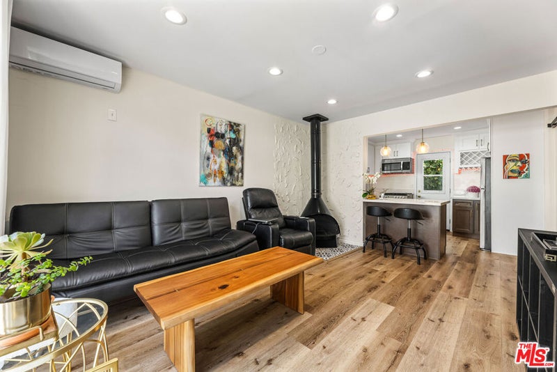 1234 1/8 N Cahuenga Boulevard