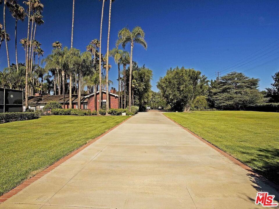 17545 Parthenia Street