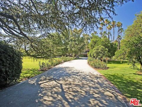 17545 Parthenia Street Sherwood Forest CA 91325