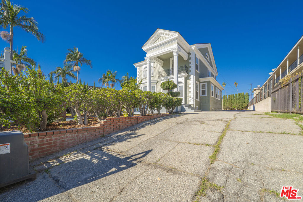 1159 S Norton Avenue