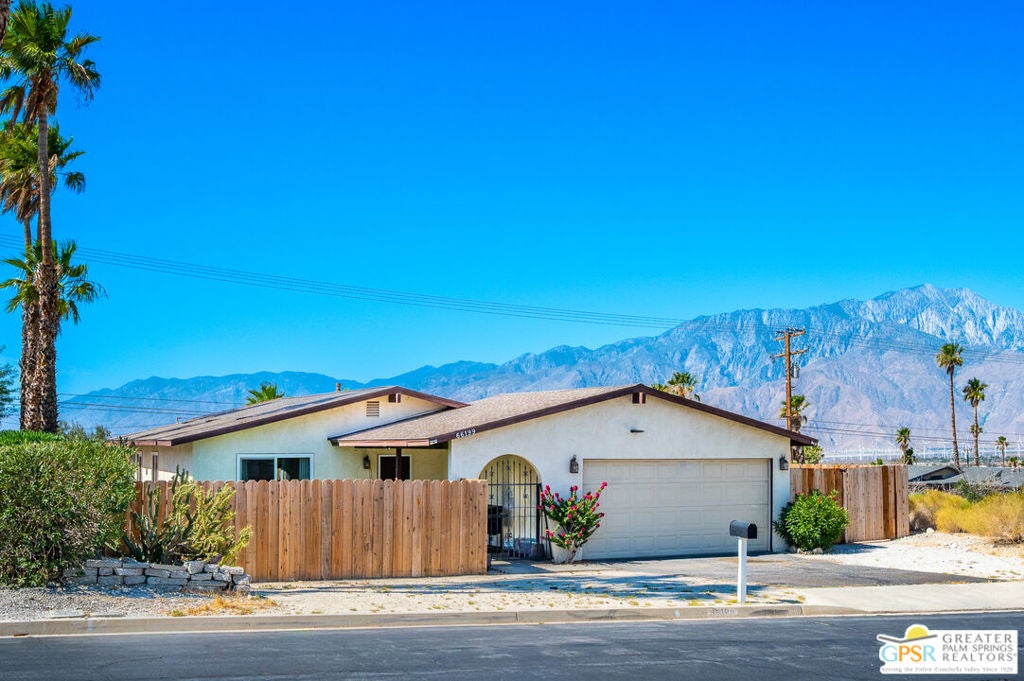 66199 Avenida Ladera