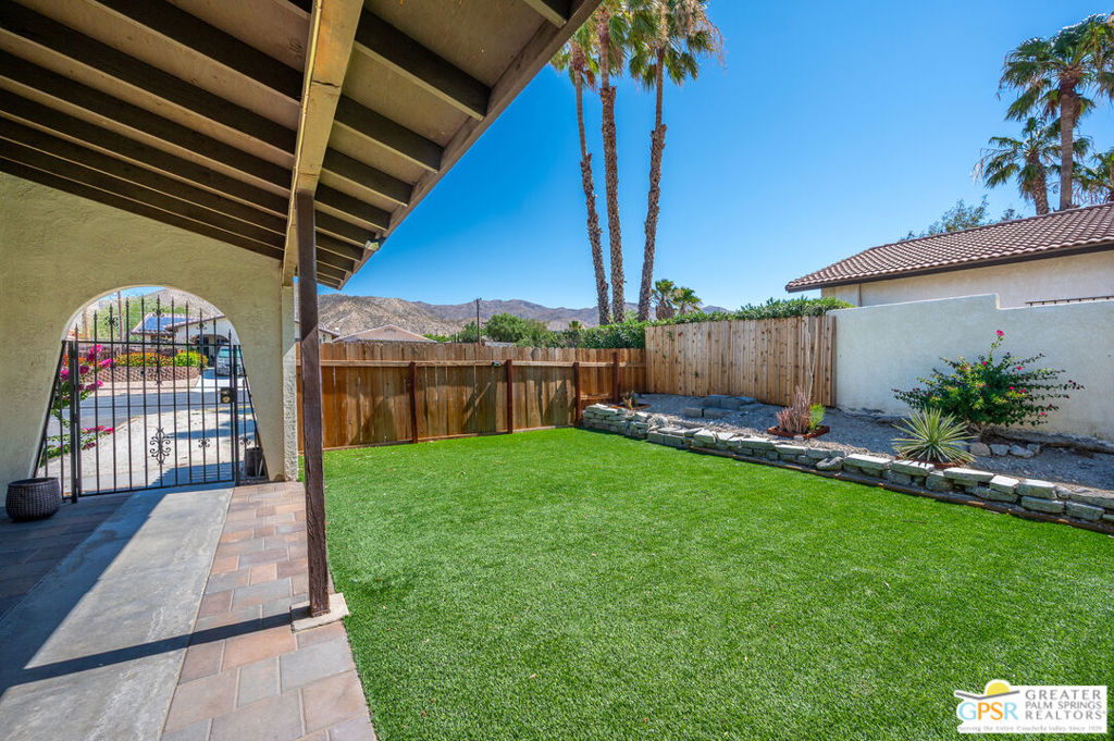 66199 Avenida Ladera