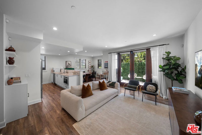 859 S Lucerne Boulevard 110