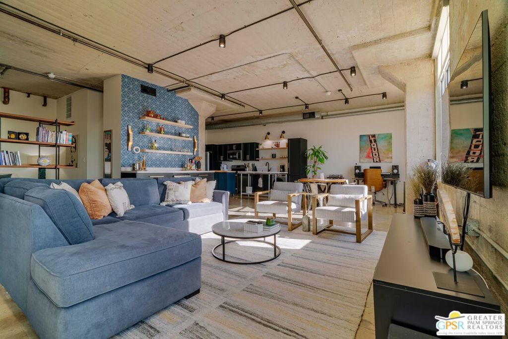 825 E 4th Street 508