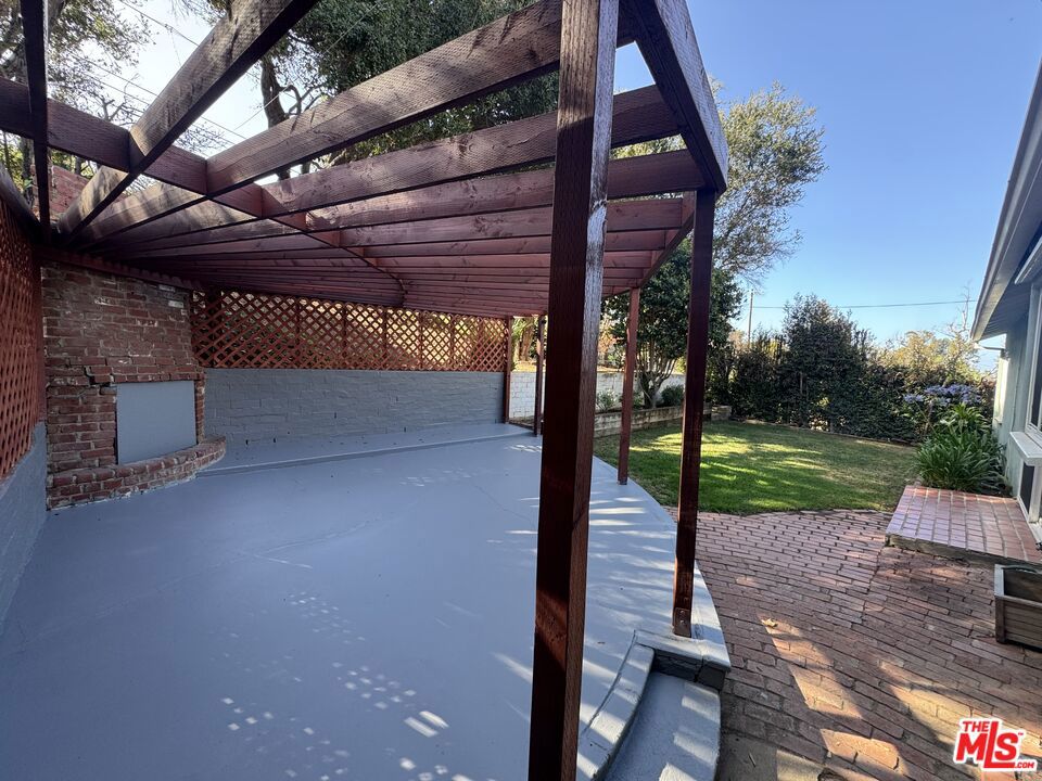 676 Bienveneda Avenue