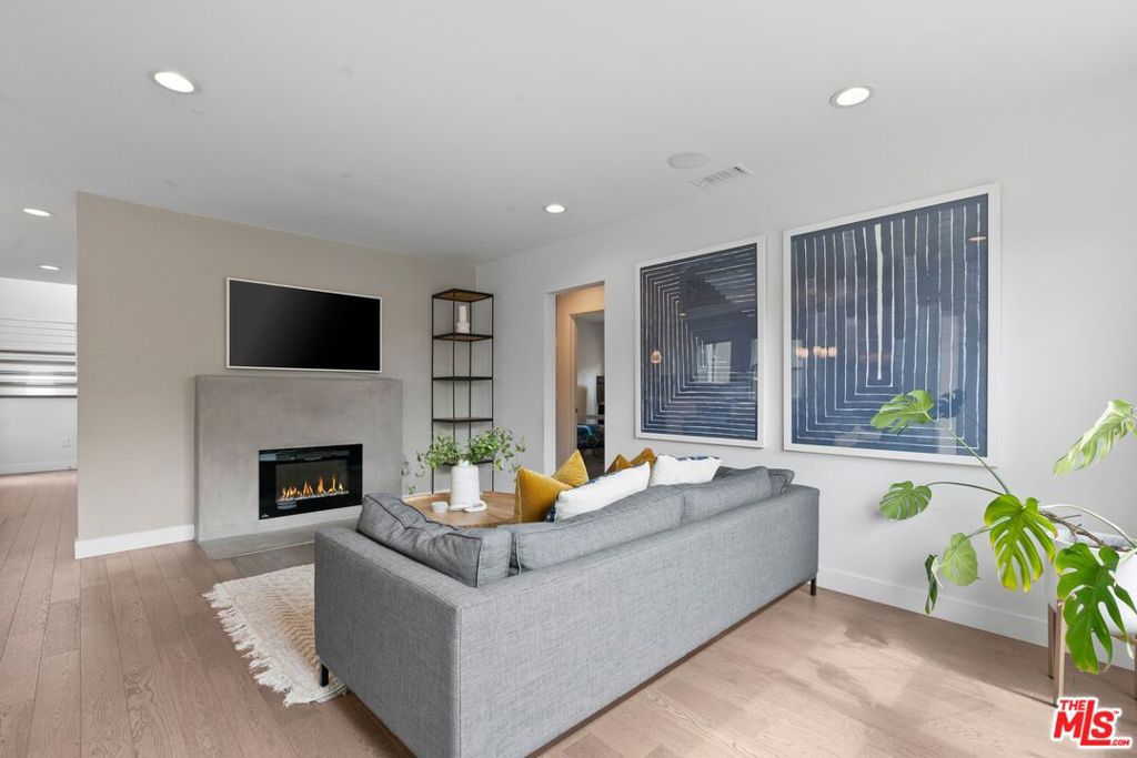 Properties 4 8107 Yorktown Avenue