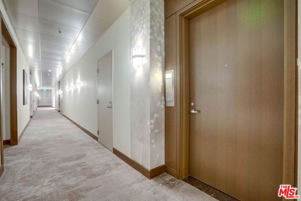 900 W Olympic Boulevard 31F