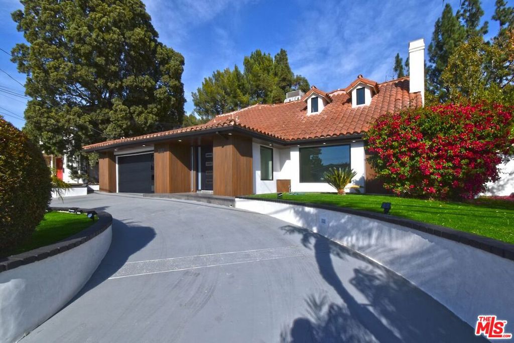 Properties 1 12112 Woodley Avenue