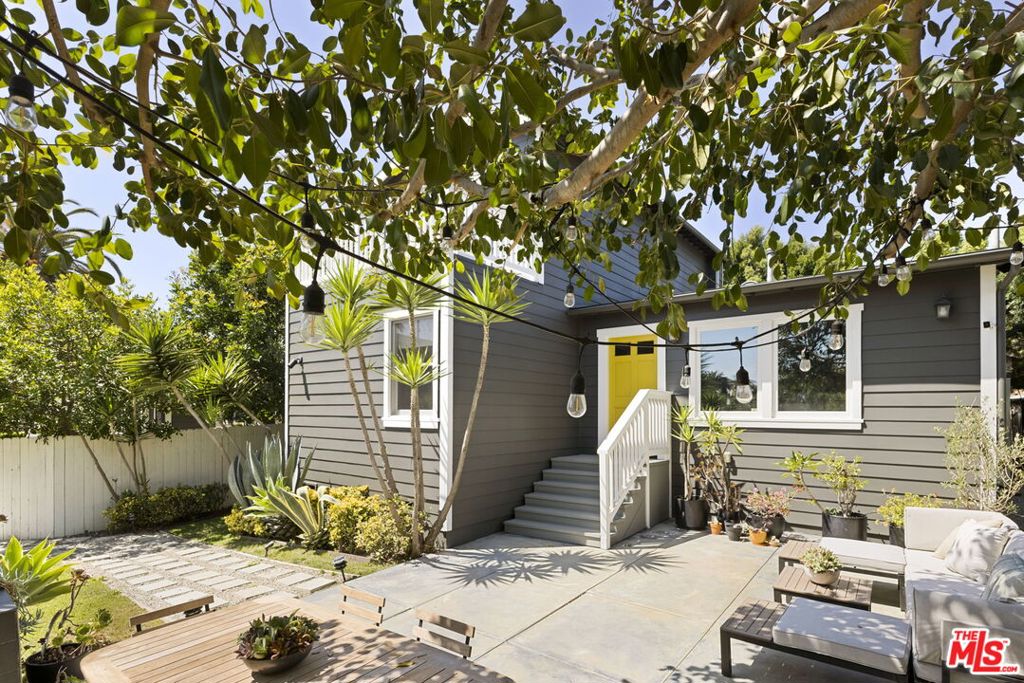 1012 Manzanita Street