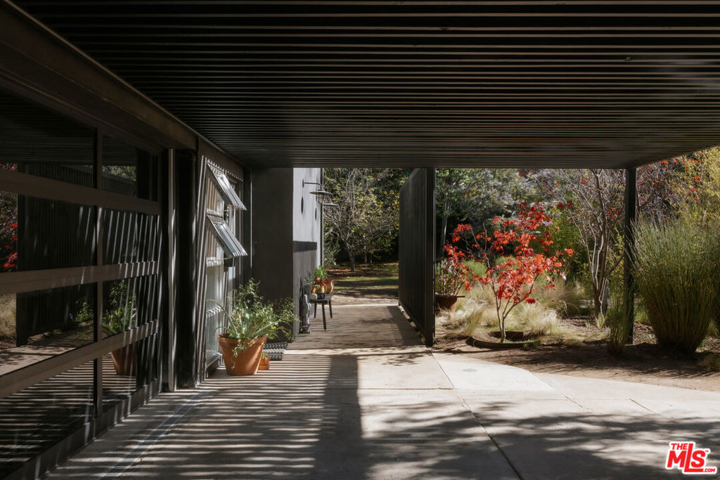 25665 Buckhorn Drive