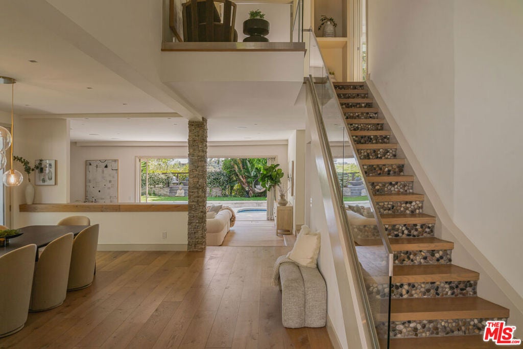 3084 Franklin Canyon Drive