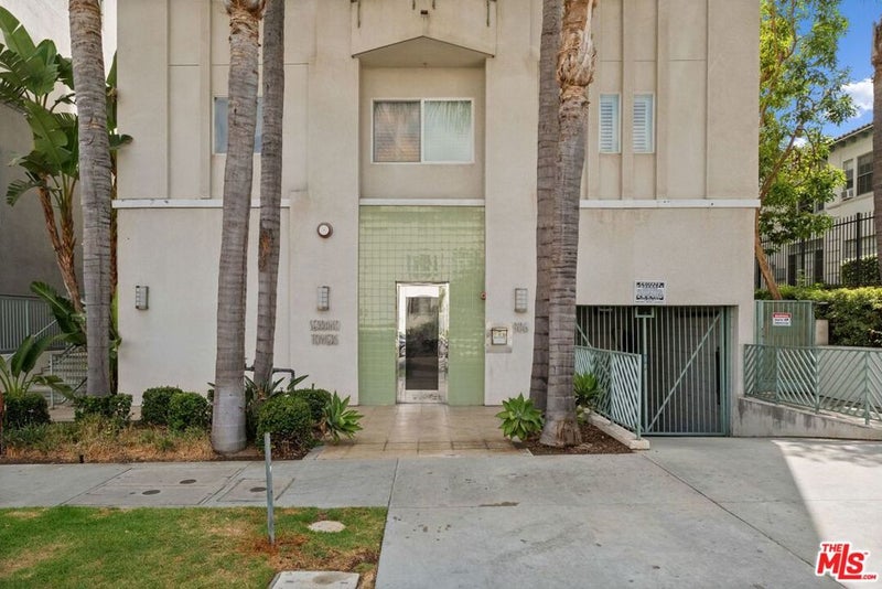 906 S Serrano Avenue 401