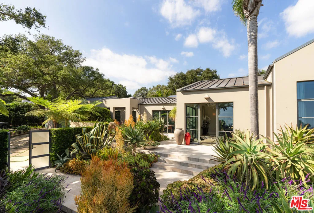 Montecito, California 93108, United States, 3 Bedrooms Bedrooms, ,4 BathroomsBathrooms,Residential,Active,231156