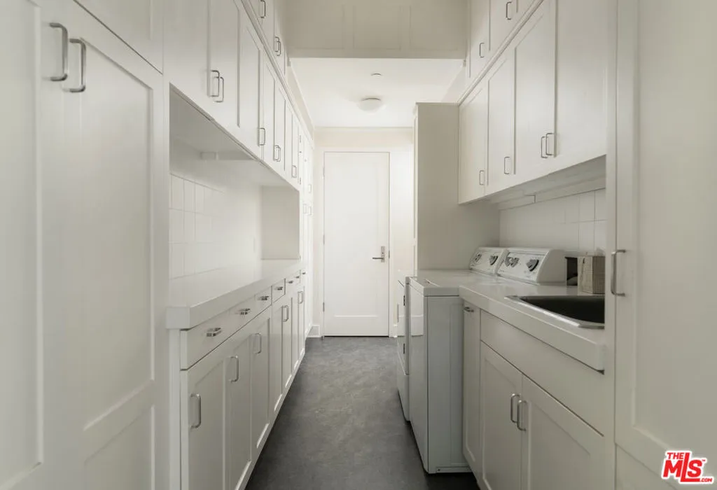 Montecito, California 93108, United States, 3 Bedrooms Bedrooms, ,4 BathroomsBathrooms,Residential,Active,231156