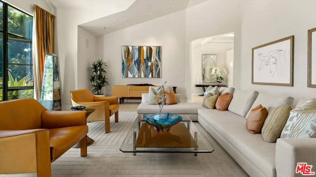 Montecito, California 93108, United States, 3 Bedrooms Bedrooms, ,4 BathroomsBathrooms,Residential,Active,231156