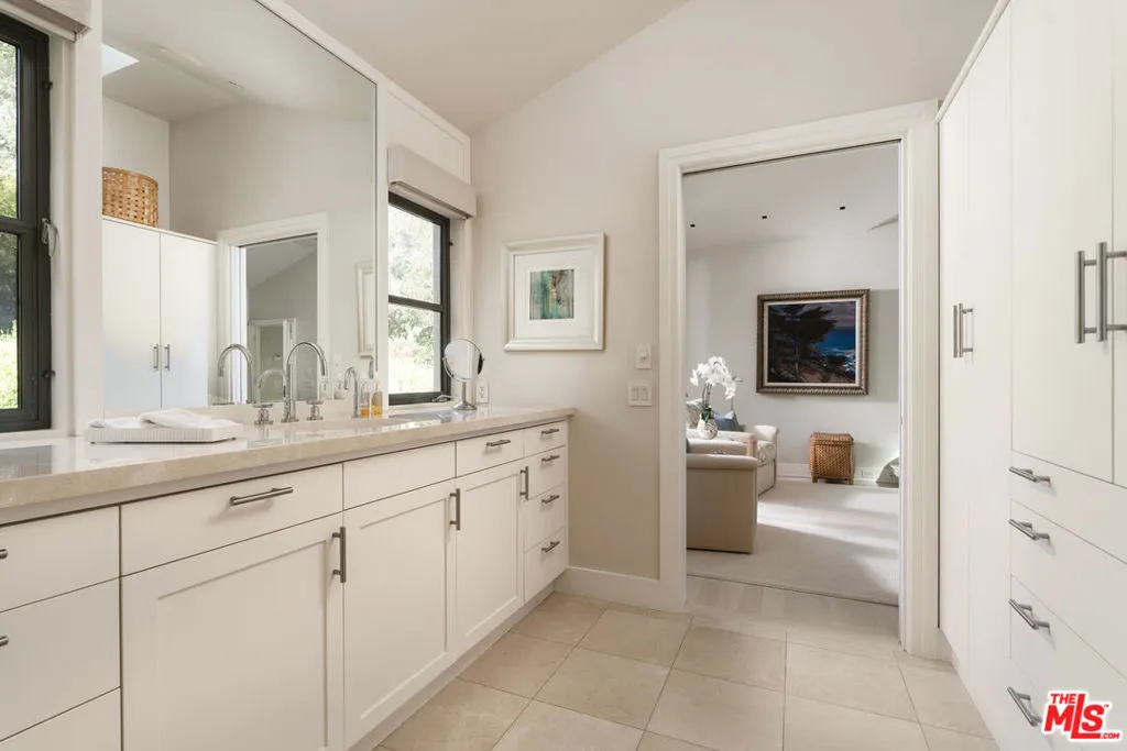 Montecito, California 93108, United States, 3 Bedrooms Bedrooms, ,4 BathroomsBathrooms,Residential,Active,231156