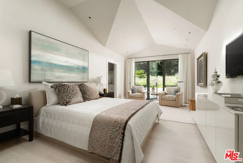 Montecito, California 93108, United States, 3 Bedrooms Bedrooms, ,4 BathroomsBathrooms,Residential,Active,231156