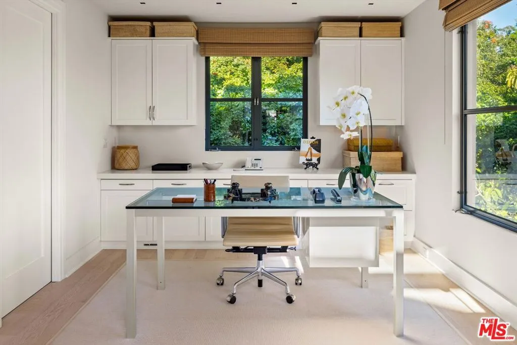 Montecito, California 93108, United States, 3 Bedrooms Bedrooms, ,4 BathroomsBathrooms,Residential,Active,231156