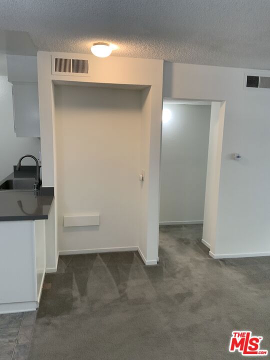 4207 Raintree Circle