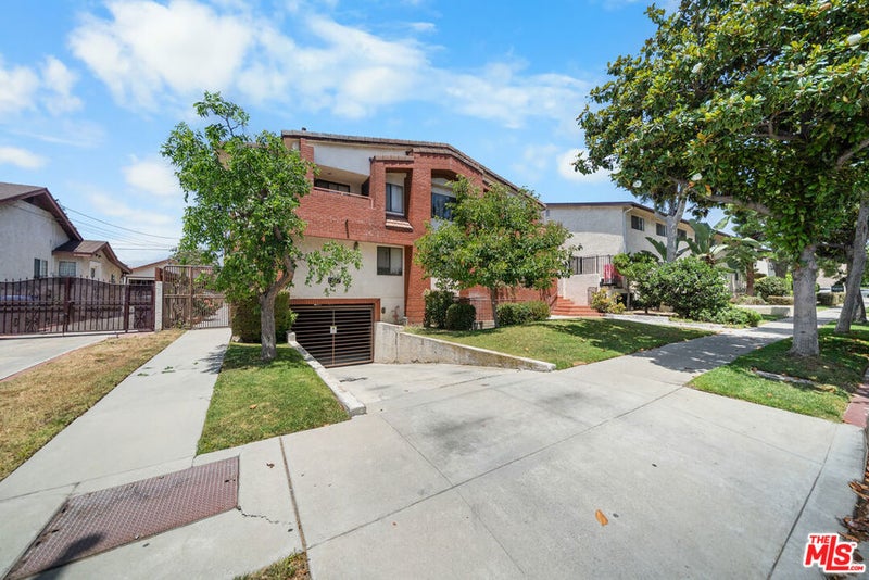 527 W Harvard Street 4