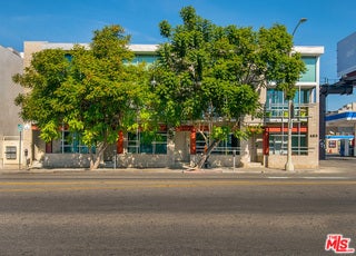 6615 MELROSE Avenue