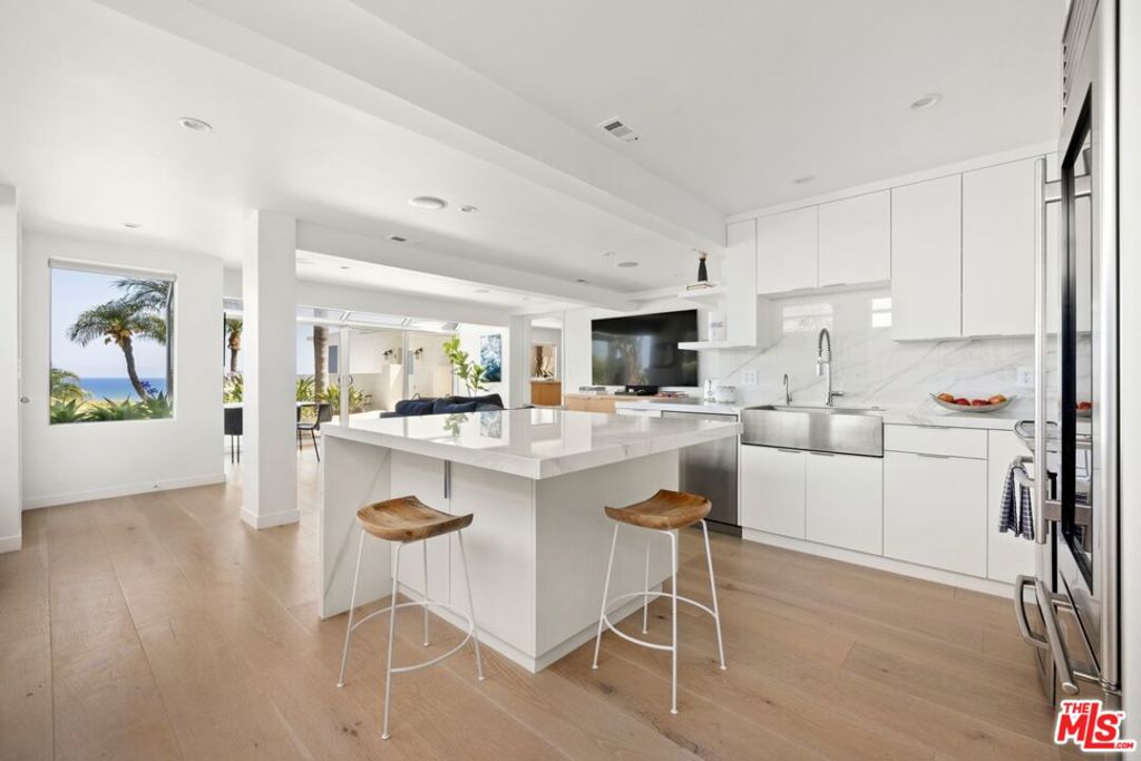 27400 Pacific Coast Highway 106