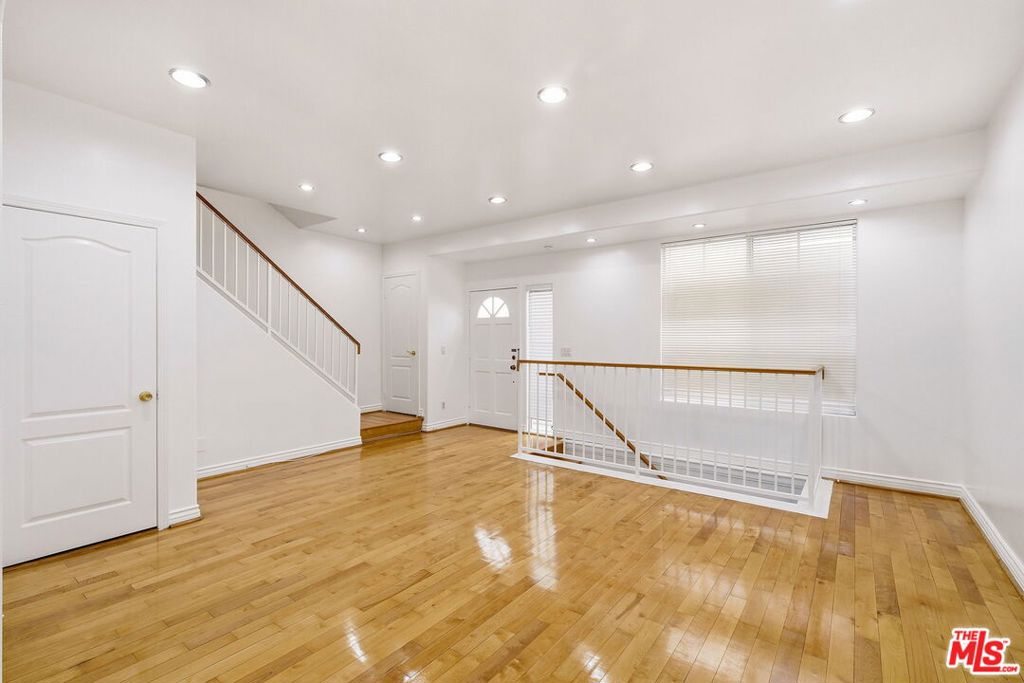 4838 Elmwood Avenue 7