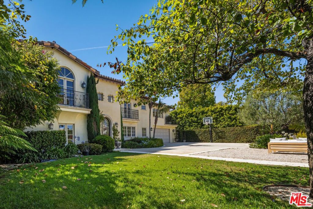 241 Alma Real Drive