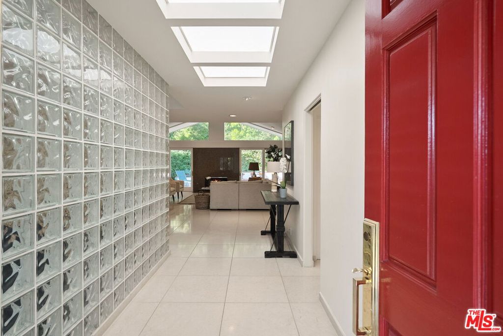 10853 Via Verona Street