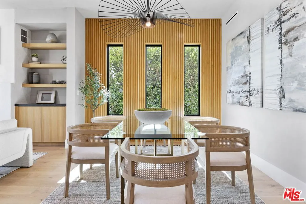 Los Angeles, California 90066, United States, 4 Bedrooms Bedrooms, ,4 BathroomsBathrooms,Residential,Active,208823